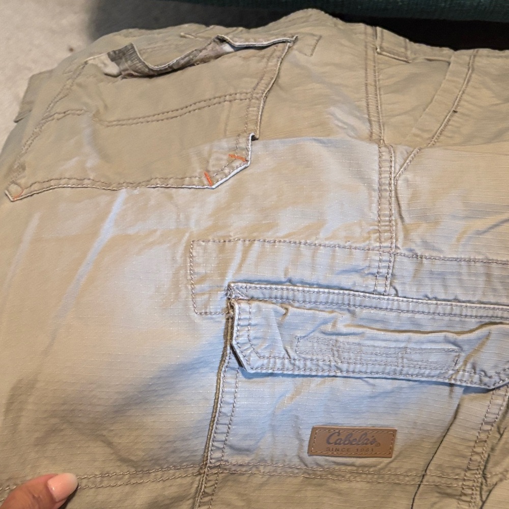 Cabela's Men's Cargo Shorts in Beige, Brown, Olive, Gray -6 pair - Picture 3 of 3